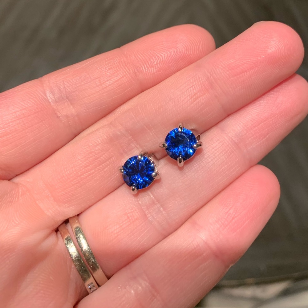 18K Gold  Blue Sapphire Swarovski Crystal Studs - Picture 6 of 6
